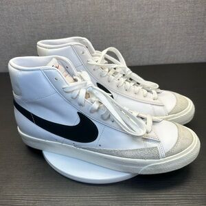 Nike Blazer Mid '77 Vintage White/Black BQ6806-100